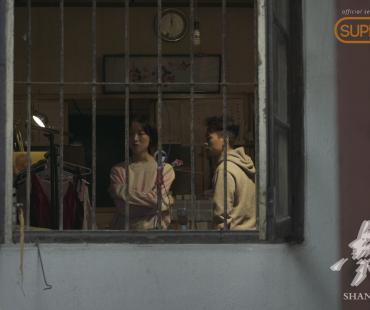 《对窗》