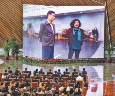 让全国观众同步看到北京舞台