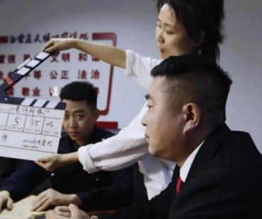 首发！锡林浩特市人民法院微电影《老何所依》上线啦！