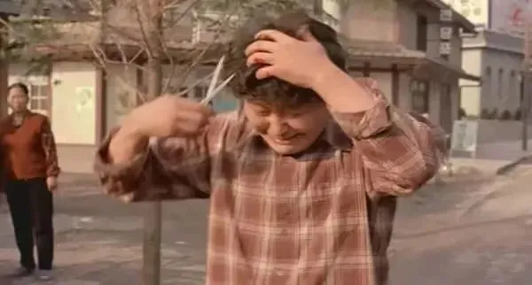 《孝子洞理发师》 剧照