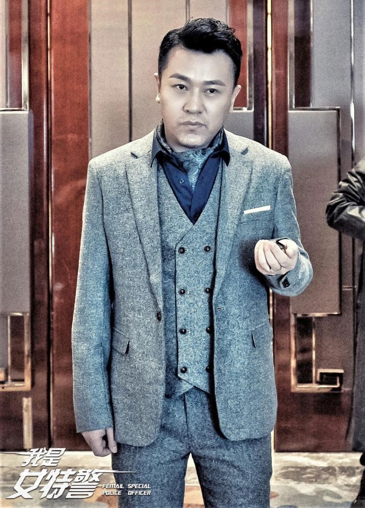 10月25日，由张震执导，母其弥雅、程启蒙、魏子千、玛也拉、郭野、刘不凡、包亚铭等主演的网络电影《我是女特警》在爱奇艺、腾讯视频正式上映。该影片讲述了女特警盛楠在参加珠宝展时突遭匪徒风云，盛楠凭借过硬的战术与心理素质与同伴默契配合，在诡谲的陷阱与暗杀中绝地反击，如尖刀和铠甲一般地全力奋战、精准打击，最终粉碎国际金融罪犯的阴谋并将其一网打尽的故事。