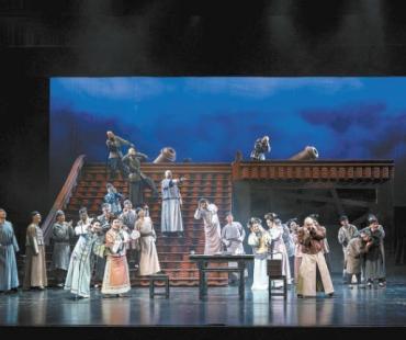 北京人艺“老树”打出“新家具”