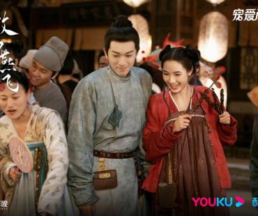 斜红妆、南京绒花…电视剧里看《簪花仕女图》