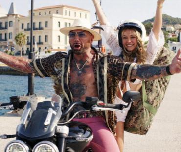 《利刃出鞘2》收视数据出炉 名列网飞史上第六