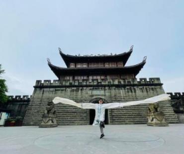 微电影《长江之“变”》成都首映 雷汉王玉梅宁远亲历长江发展之路