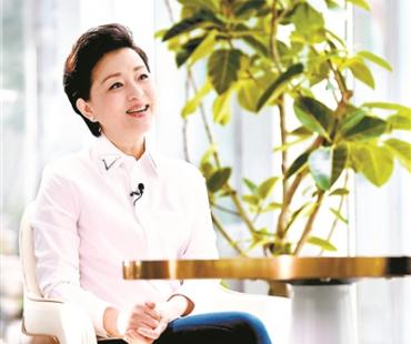 杨澜：从小女孩到大女生