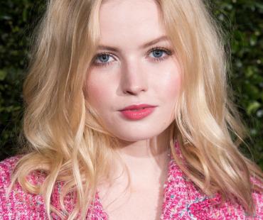 超模莫斯传记片确定主演 艾丽·巴姆博​将加盟