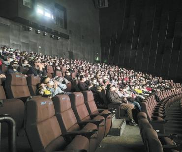  电影市场迎来强劲复苏