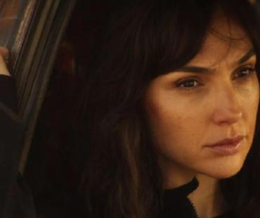 《铁石心肠》曝剧照 盖尔·加朵素颜出镜表情复杂