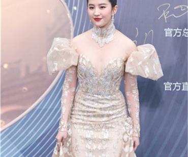 刘亦菲将为新剧《去有风的地方》配音 与李现搭档