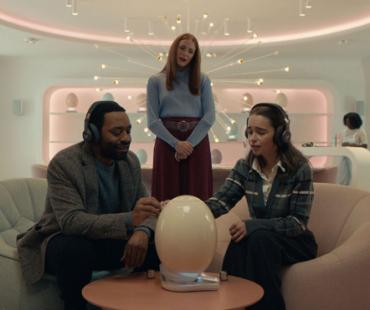 《舱一代》发布首张剧照 “龙妈”探索高科技受孕