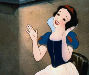 新版《白雪公主》陷争议 原版导演之子批评迪士尼