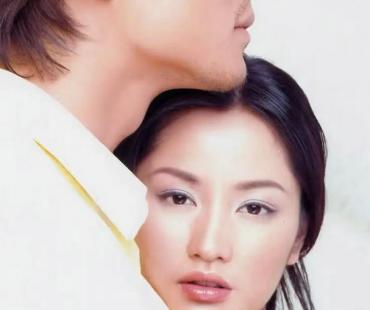 胡兵跨年携手瞿颖带来“回忆杀” “想见你”温情开演