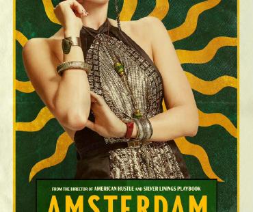 《阿姆斯特丹》曝海报 罗比霉霉复古摩登造型亮眼