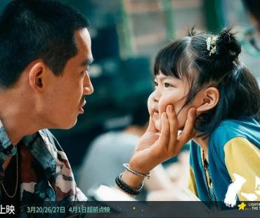 2022年度记忆 | 艰难前行但仍坚韧，大银幕内外涌现出很多“平凡英雄”