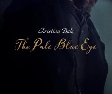 哥特风悬疑惊悚片《淡蓝之眸》预告海报双发